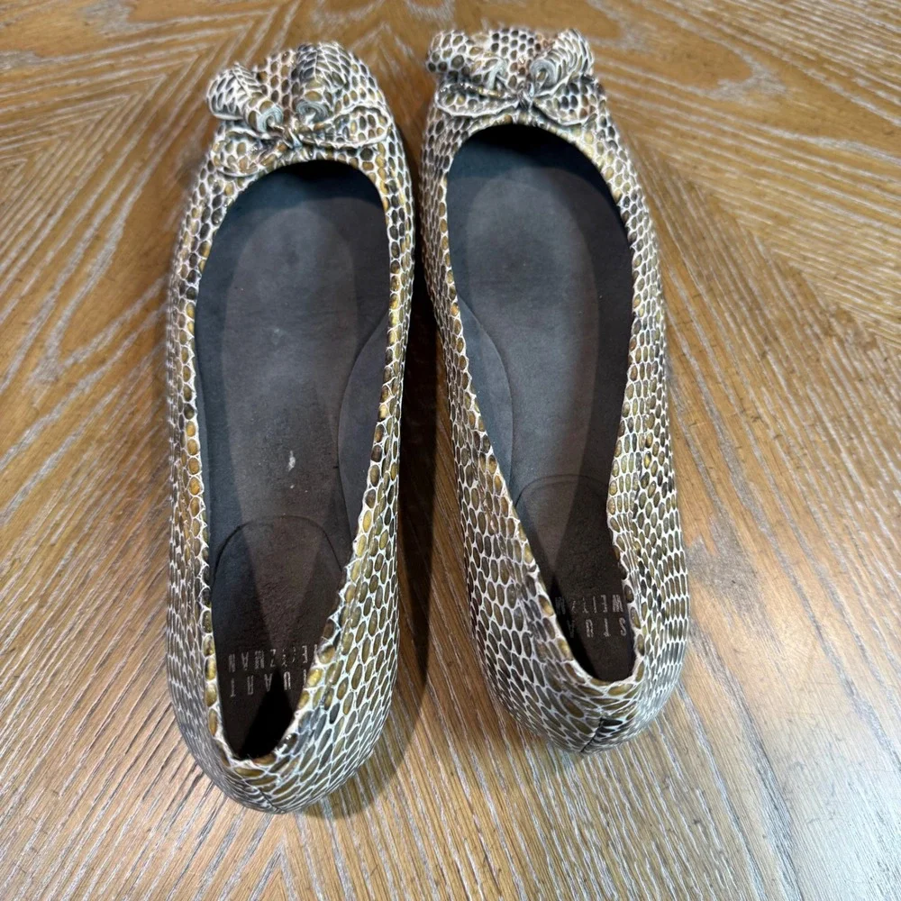 Stuart Weitzman Shoestring Snakeskin Embossed Flats‎ Tassels Brown Size 6.5